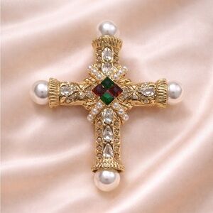Royale Pearl Cross Crystal Brooch